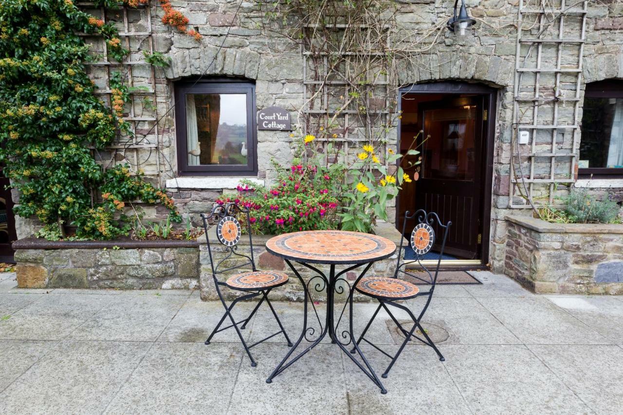 The Neuadd Cottages Crickhowell Bagian luar foto